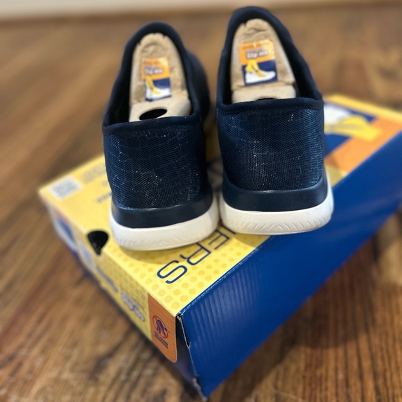 Skechers Women’s Hands Free Slip-ins Summits Classy Night 8.5 NWT - Picture 4 of 8